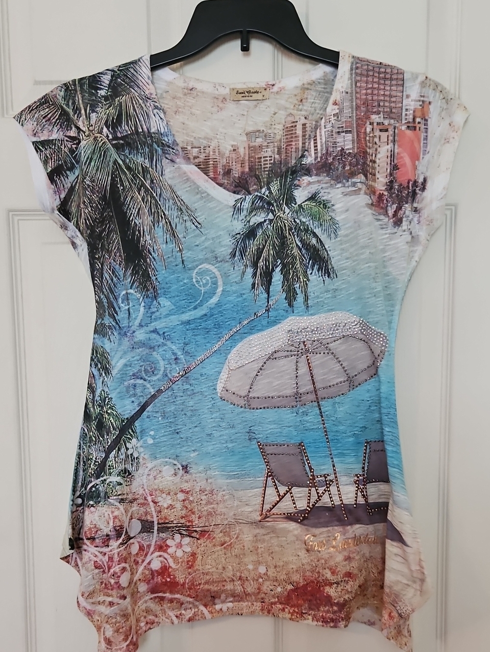 Beach Print V-Neck Women's Top in Blue and Tan